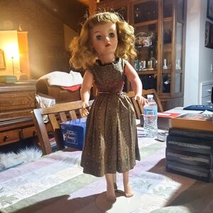 Vintage 1950's Ideal VT 18 - 18" Miss Revelon Doll Blue Eyes